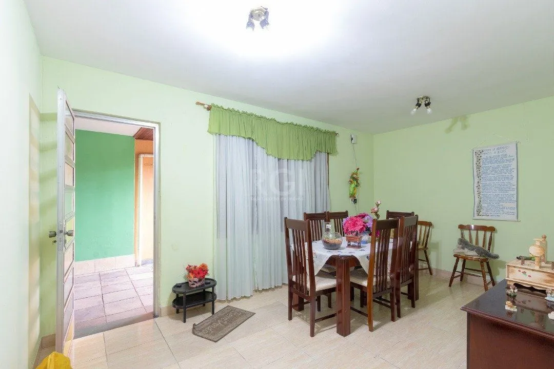 Imagem Casa para Venda - 160m², 3 dormitórios, sendo 2 suites, 3 vagas - Cristal