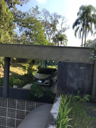 Imagem Casa residencial para Venda Chácara da Lagoa, Itapecerica da Serra 4 dormitórios sendo 4 suítes, 3 salas, 1 vaga, quarto de empregada,.