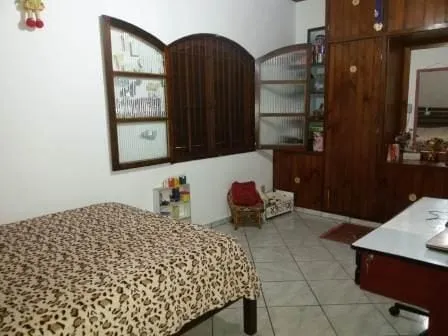 Imagem Casa à venda 3 Quartos, 1 Suite, 6 Vagas, 300M², Parque São Domingos, Pindamonhangaba - SP