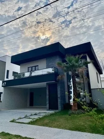 Foto do imóvel Casa à venda 4 Quartos, 4 Suites, 4 Vagas, 300M², Bairro do Grama, Caçapava - SP | Condomínio Terras do Vale