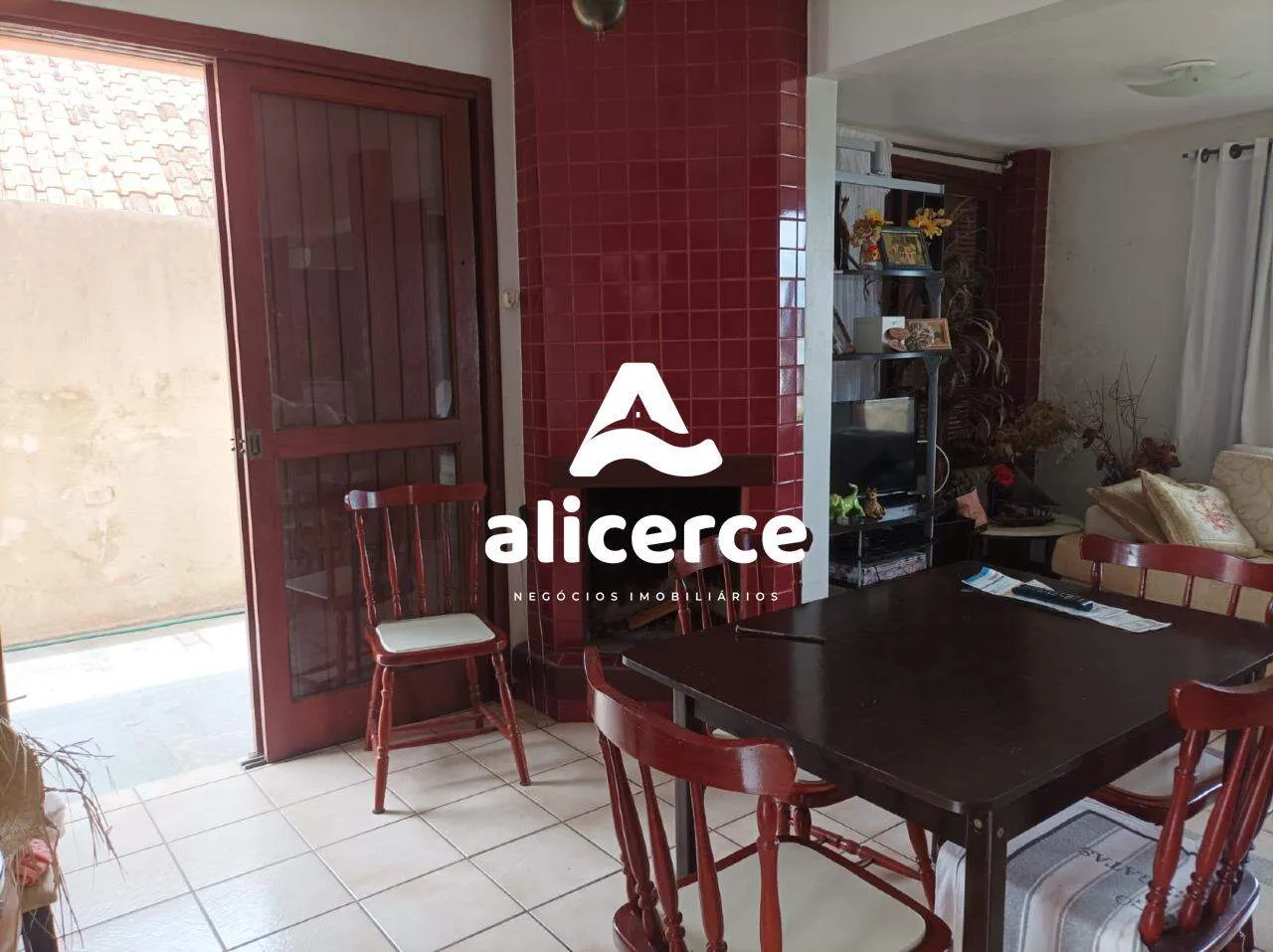 Imagem Casa à venda l 4 quartos, 1 suíte l 286m² l Tapera - Florianópolis/SC