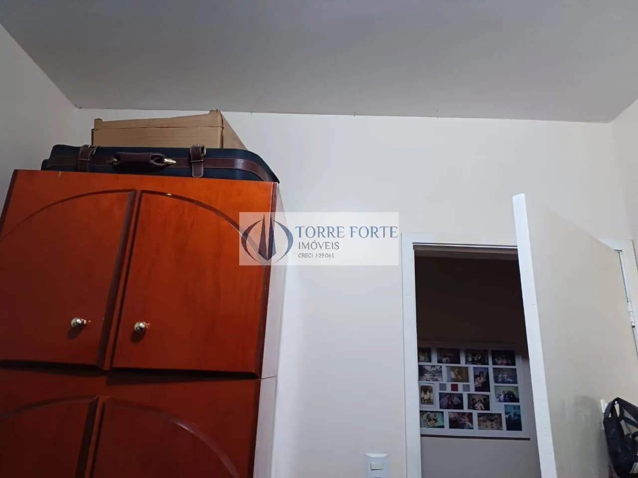 Imagem Casa Assobradada com 4 dormitórios, 1 suíte, 2 vagas de garagem, Demarchi
