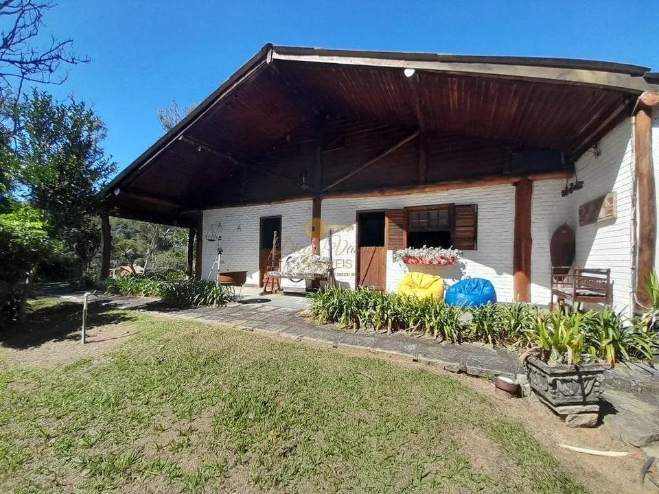Imagem Sítio para Venda em Teresópolis / RJ no bairro Granja Florestal