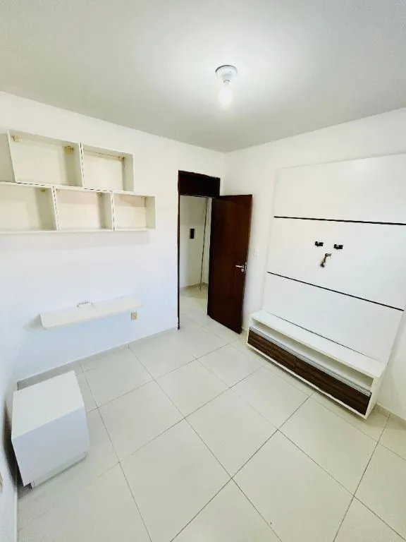 Imagem Casa com 3 quartos em Ponta de Campina, a 300m da praia. Moderna, ventilada e pronta para morar em área valorizada.