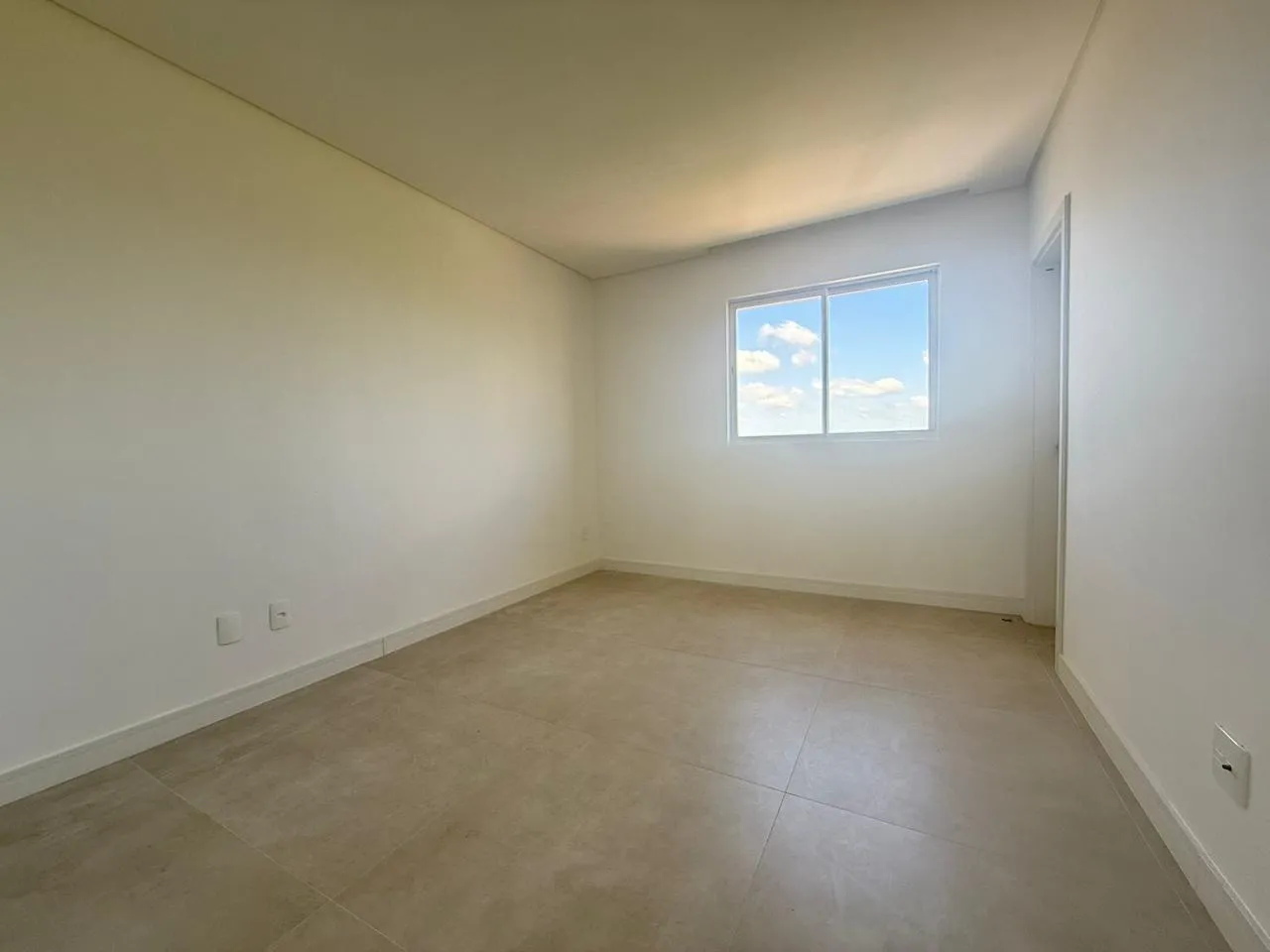 Imagem Apartamento com vista para o mar à venda com 128.5m2 por R$ 3.000.000,00