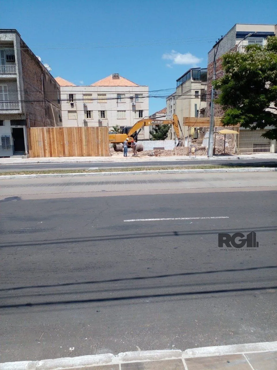 Imagem Compre terreno na Av Bento Gonçalves, 20,24 X 24M2,Bairro Partenon