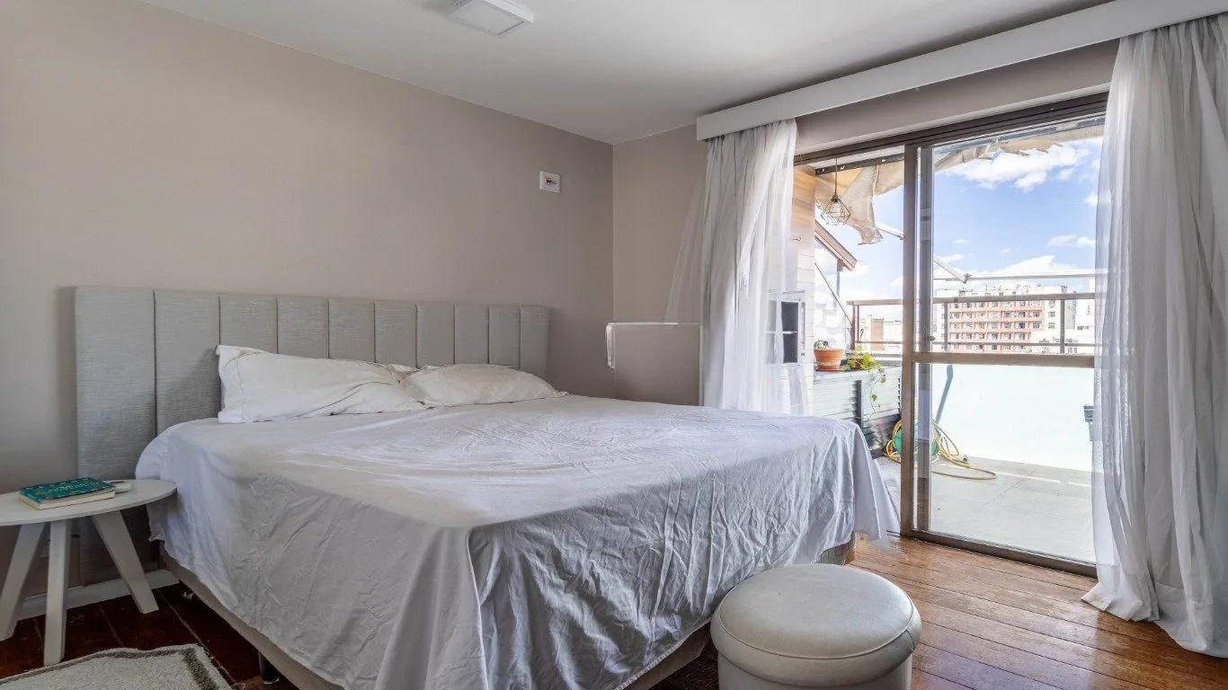 Imagem Cobertura com 2 quarto e 108m² à venda em Centro Histórico, Porto Alegre.