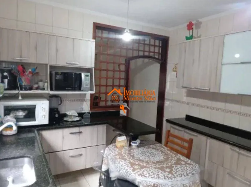 Imagem Sobrado com 2 dormitórios à venda, 217 m² por R$ 530.000,00 - Pimentas - Guarulhos/SP