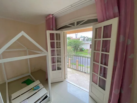 Imagem Casa para venda no bairro Chácara das Pedras em Porto Alegre