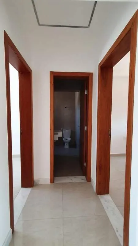 Imagem Casa duplex à venda, 3 quartos, 1 suíte, 2 vagas, Novo Centro - Santa Luzia/MG