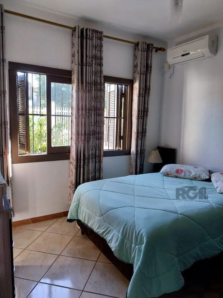 Imagem Casa de 4 dormitórios no bairro Santa Rosa de Lima