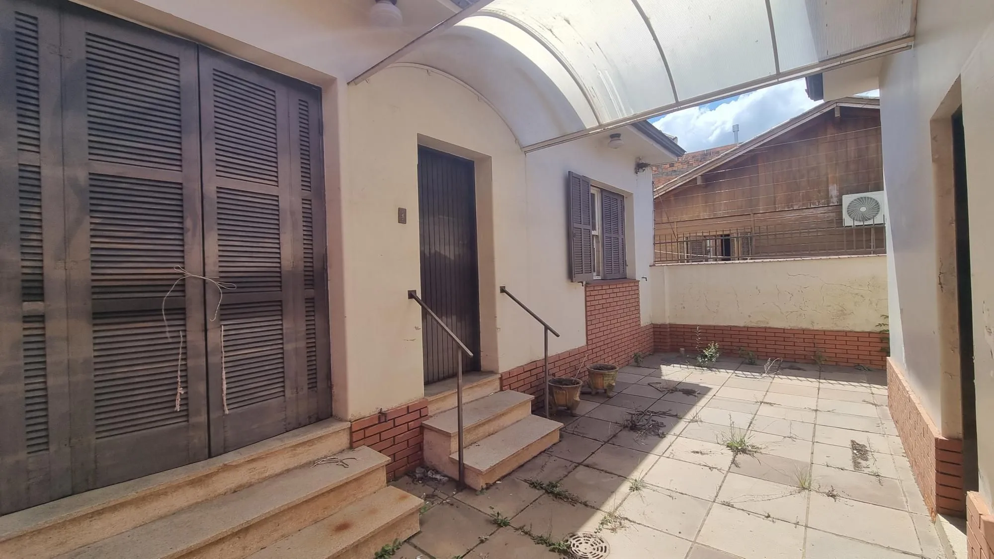 Imagem Casa com loja na frente a venda no Bairro Anchieta.