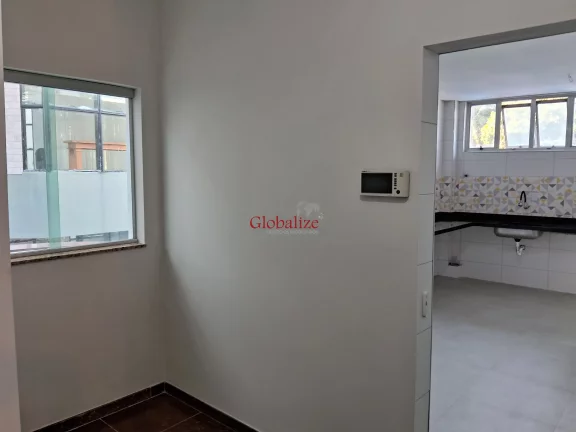 Imagem Casa Sobreposta Alta em Santos no Embaré com piscina, 3 dormitórios, dependência de empregada, uma suíte a venda por R$ 2.000.000,00