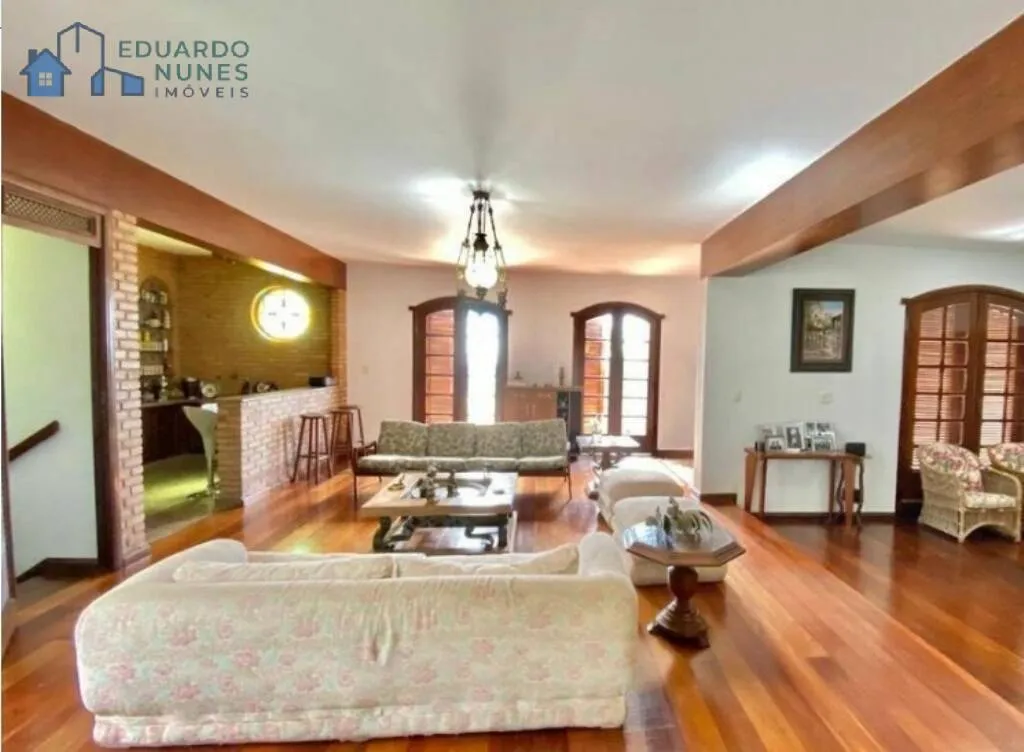 Imagem EXCELENTE CASA NO MANGABEIRAS COM 05 QUARTOS,02 SUÍTES E 04 VAGAS.