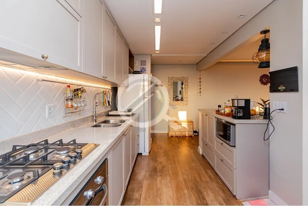 Imagem Apartamento encantador, todo reformado, semi mobiliado, pronto para morar! Conta com 79 m² de área...
