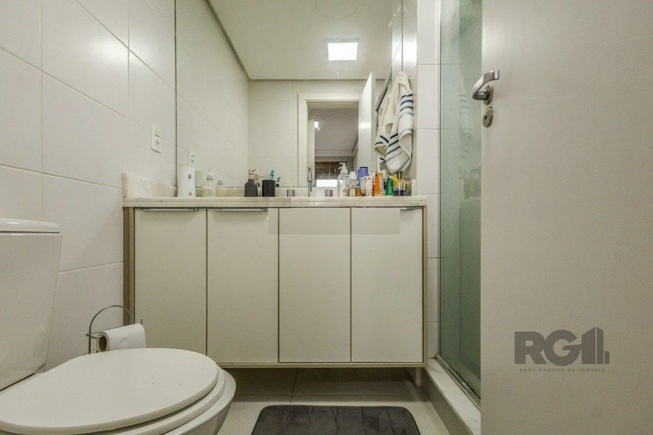 Imagem Apartamento 2 dormitórios, sendo 1 suíte, 63,88 m² de área privativa e 1 vaga(s) de garagem. Localizado na Rua/Av. Luzitana, no bairro Higienópolis em Porto Alegre.