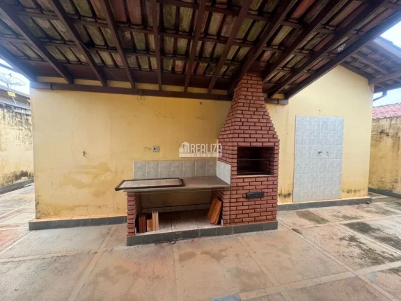 Imagem Casa de 3 dormitórios à venda no bairro Fabrício em Uberaba