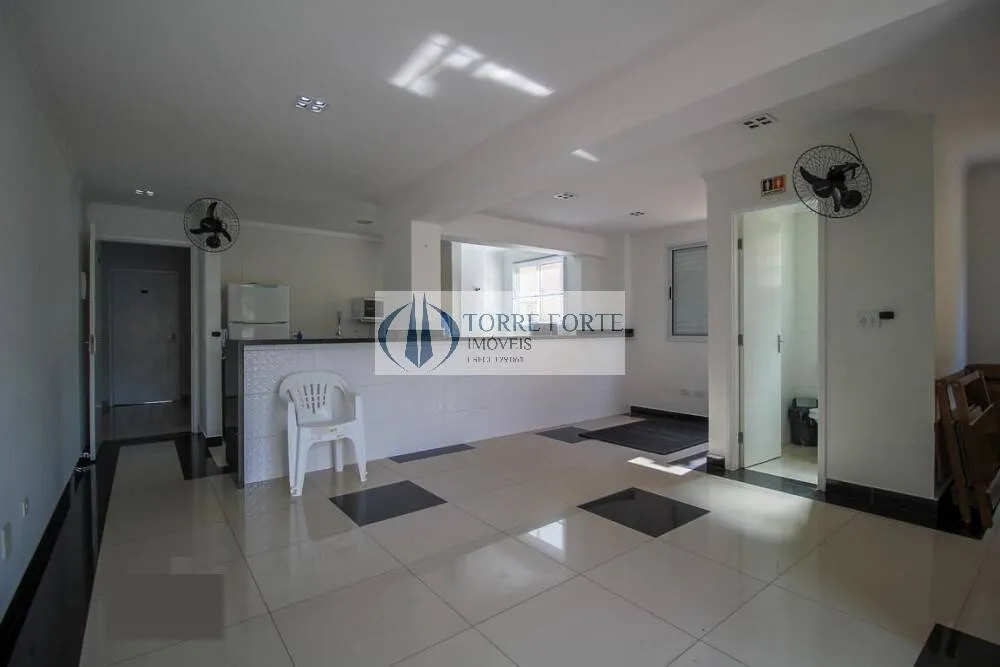 Imagem Apartamento com 2 dormitorios , varanda e 1 vaga em Itaquera .