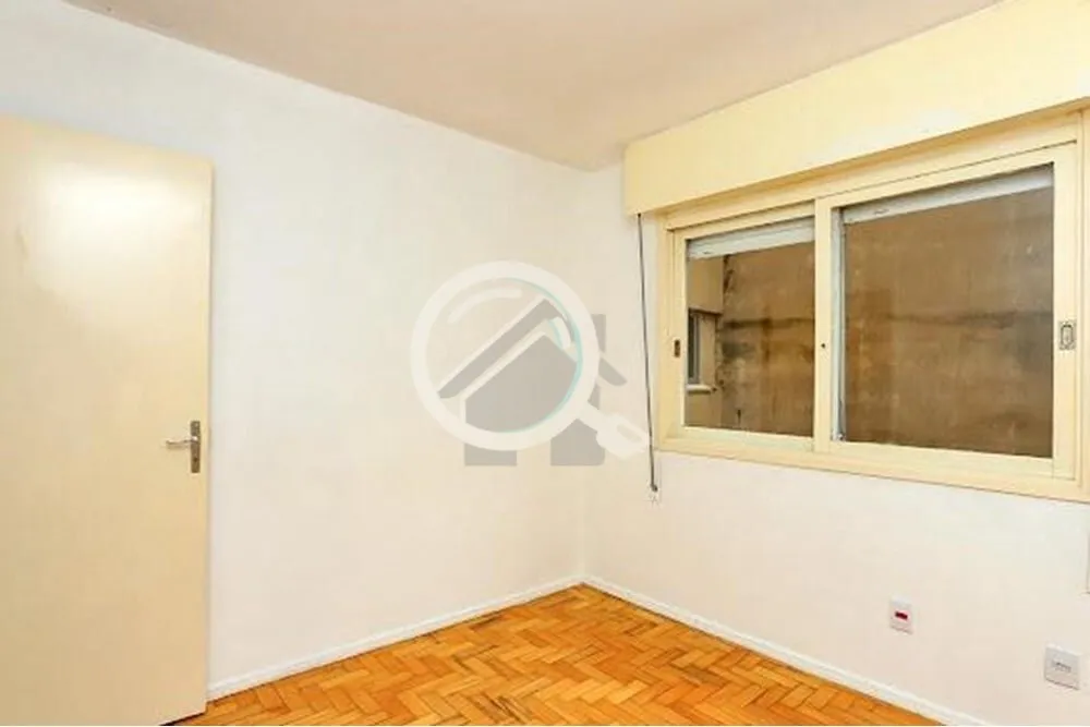 Imagem Apartamento de 42m² de área privativa, reformado, fundos, silencioso, possui 1 dormitório, amplo ...