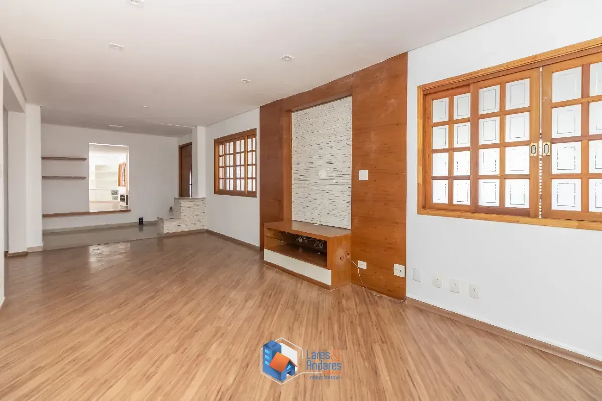 Imagem Sobrado para venda em Saúde com 3 quartos, sendo 1 suíte, 191m²