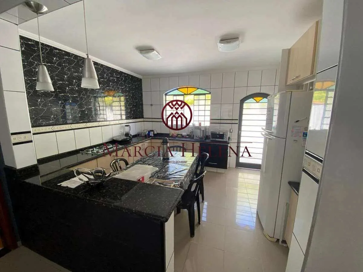 Imagem Casa à venda em Valinhos, Parque Terranova, com 3 quartos, 297m2