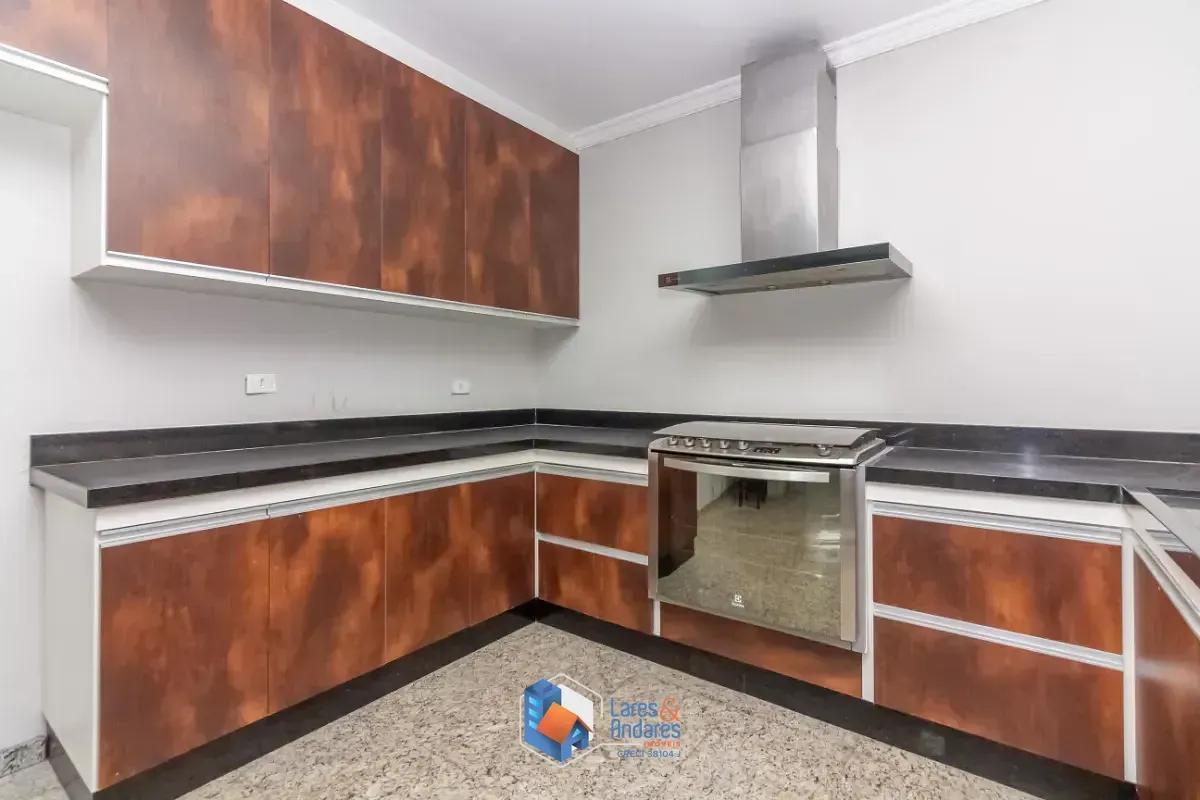 Imagem Sobrado para venda em Jardim Avelino com 3 quartos, sendo 1 suíte, 207m²