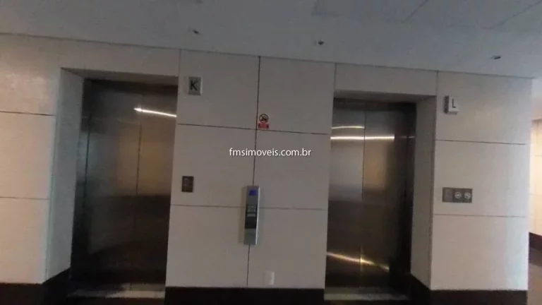Imagem Conjunto comercial para locação em São Paulo - Chácara Santo Antônio: 2 banheiros, 4 vagas de garagem, 248,77m² de área!