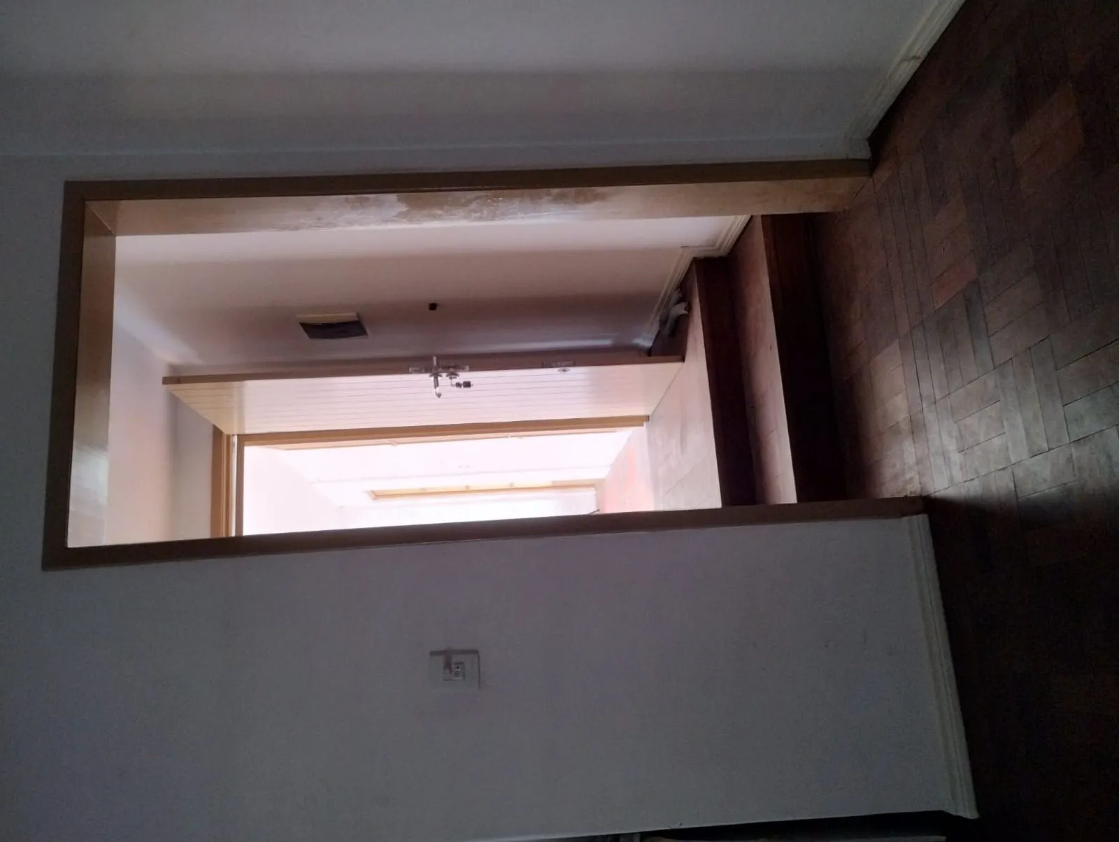 Imagem Excelente Casa com 03 suítes + Apto nos fundos com 01 Dor. Garagem 3 carros