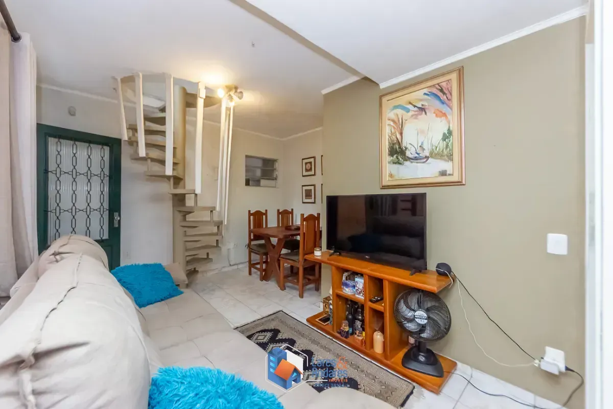 Imagem Casa para venda em Parque da Lapa com 4 quartos, sendo 1 suíte, 190m²