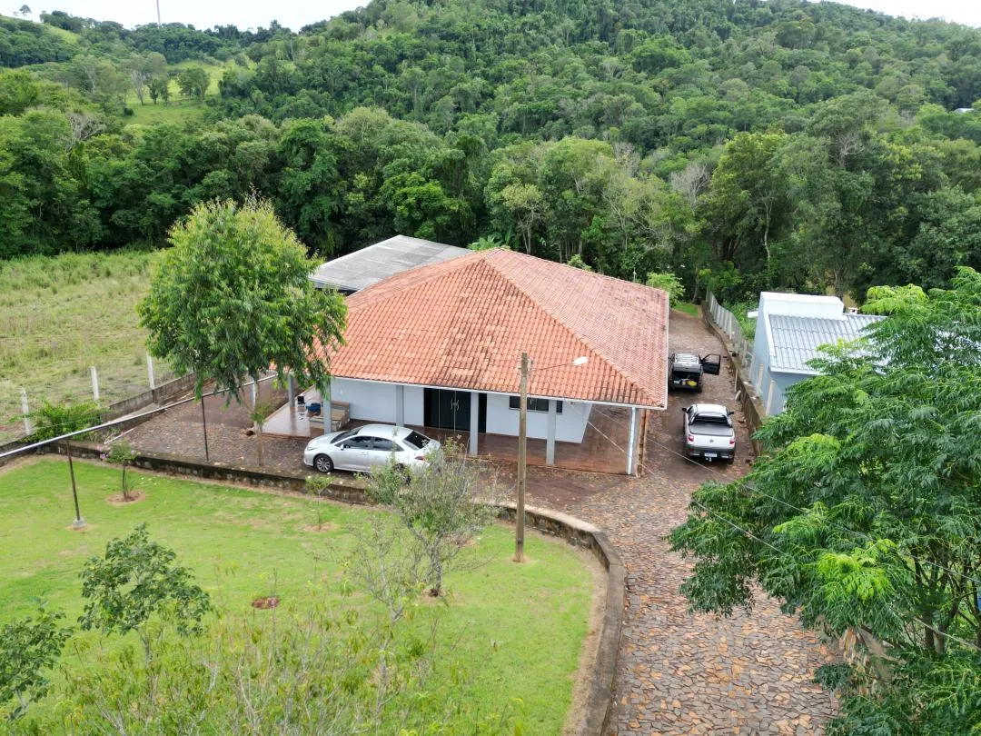 Imagem Casa mobiliada frente para água com churrasqueira e pomar em Boa Vista da Aparecida