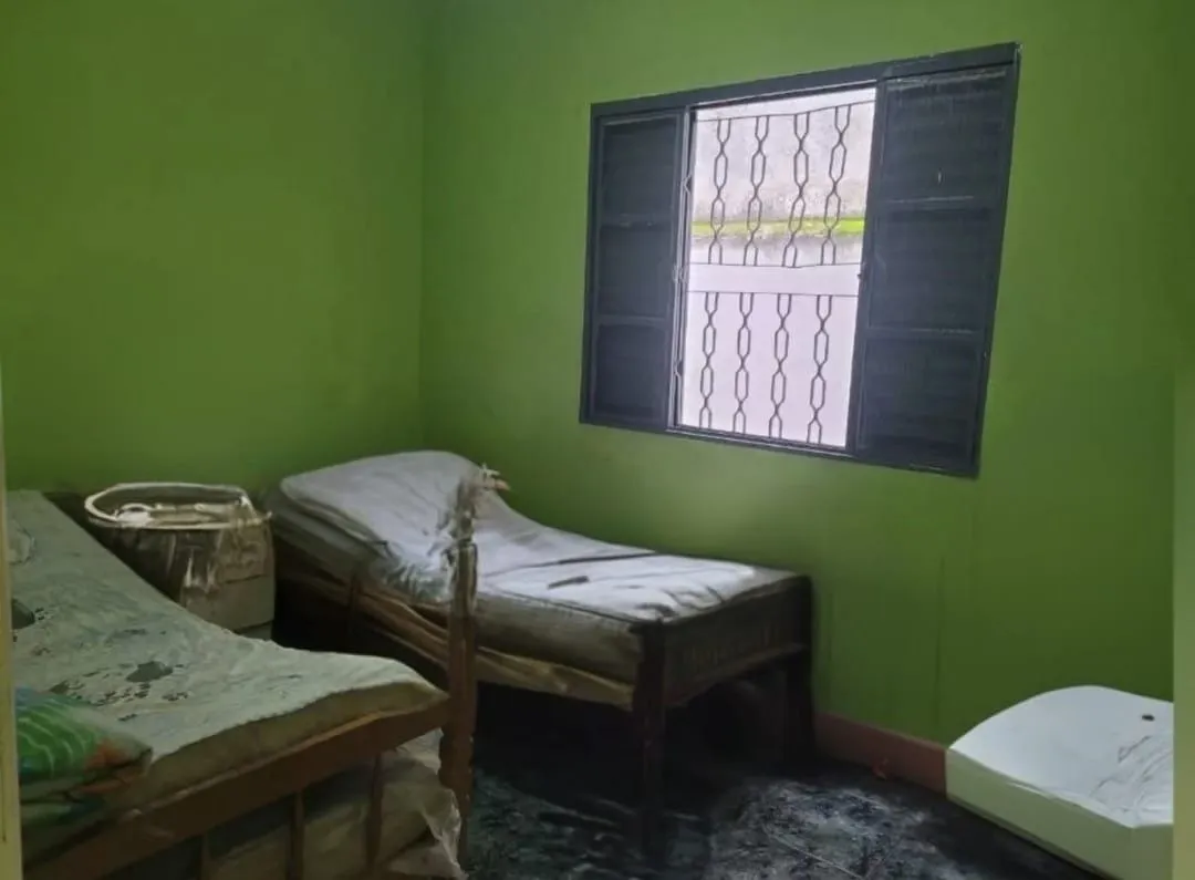 Imagem Casa com 2 Quartos, Amplo Quintal e Potencial de Valorização no Jardim Rosely - Oportunidade Imperdível!