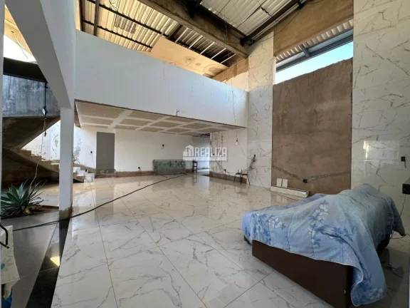 Imagem Casa à venda no Jardim do Lago, Uberaba: 4 dormitórios, piscina aquecida e hidromassagem