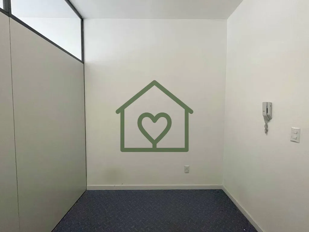 Imagem Sala comercial de 28m² à venda na Protásio Alves, bairro Petrópolis, com duas vagas de estaciona...