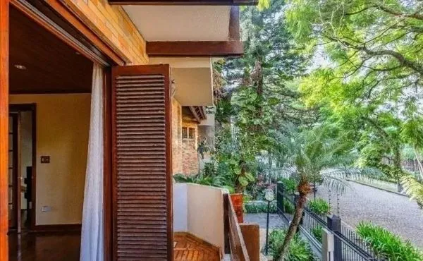 Imagem Casa sobrado no bairro Bela Vista de 3 dormitórios e 3 vagas DESOCUPADA