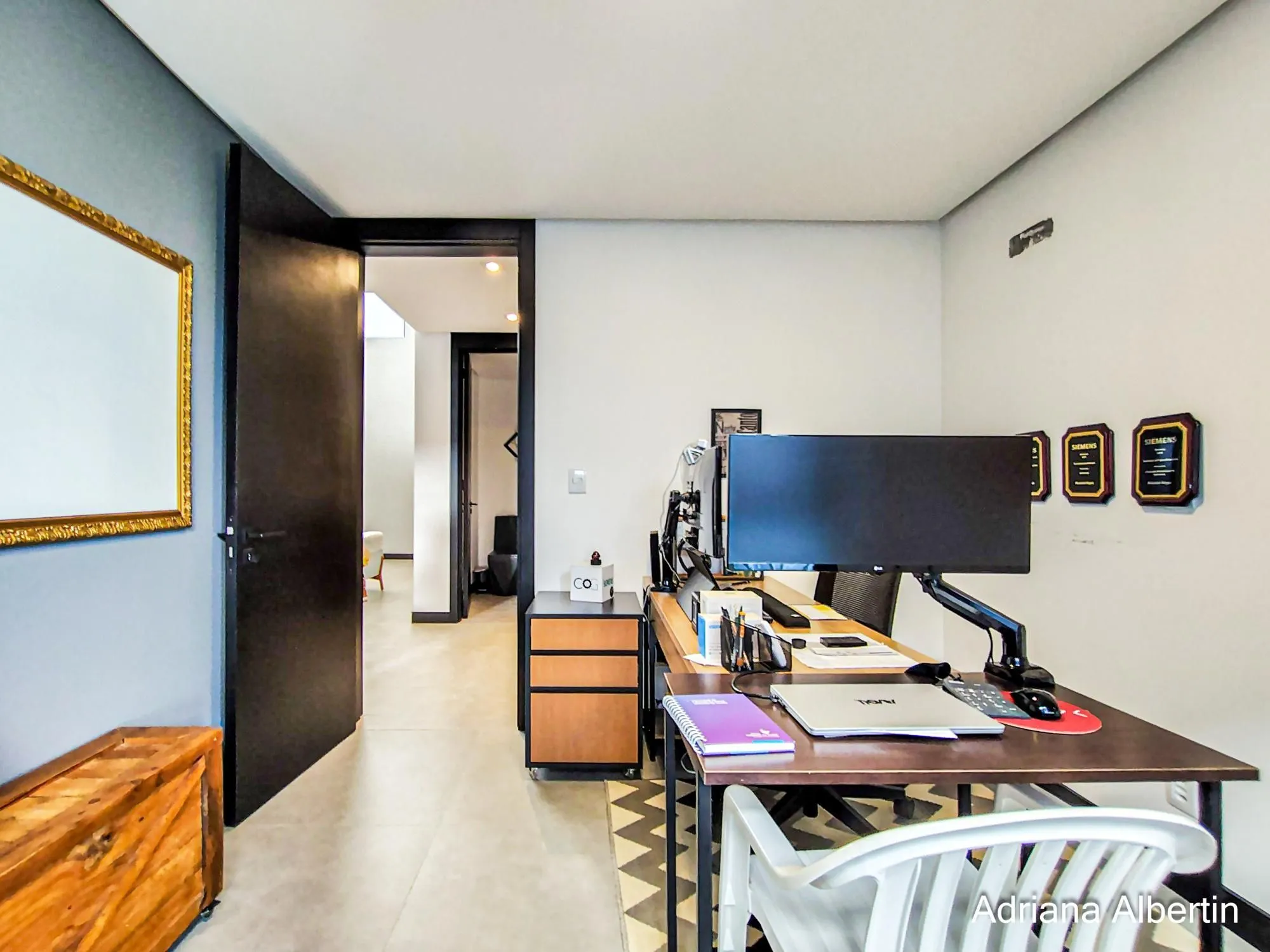 Imagem Casa com 345m², piscina e vista para o Guaiba