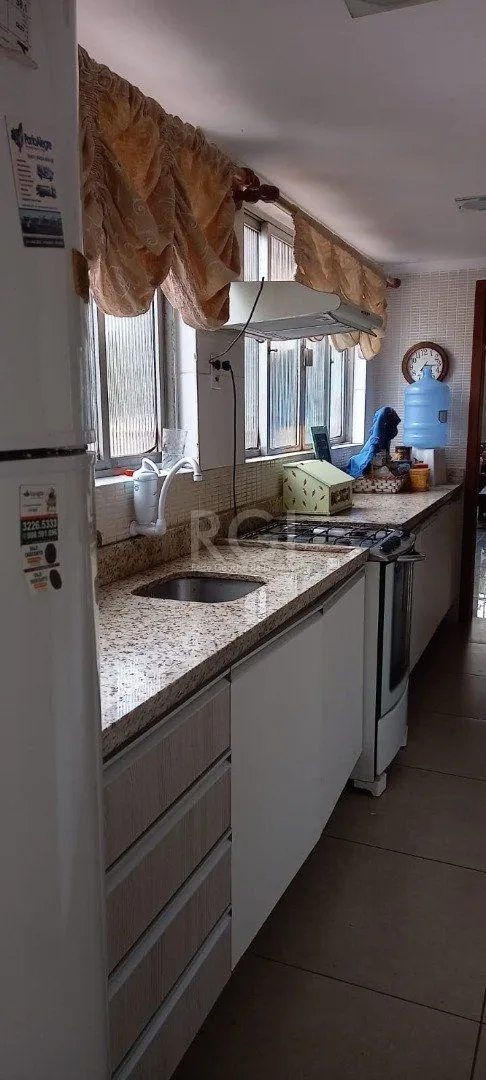 Imagem Apartamento para Venda - 150m², 3 dormitórios, 1 vaga - Bom Fim