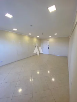Imagem Sala Comercial pronta para uso em andar alto com vaga de garagem!