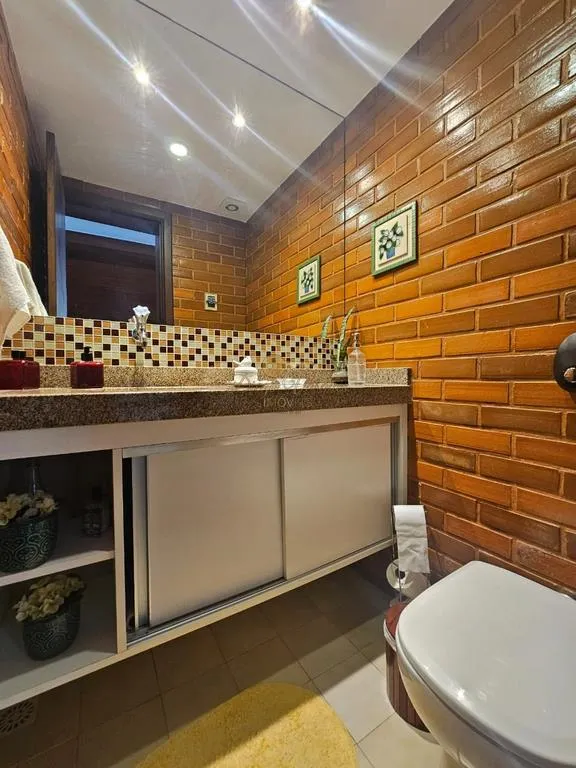 Imagem Casa em Condomínio para Venda em Teresópolis / RJ no bairro Várzea
