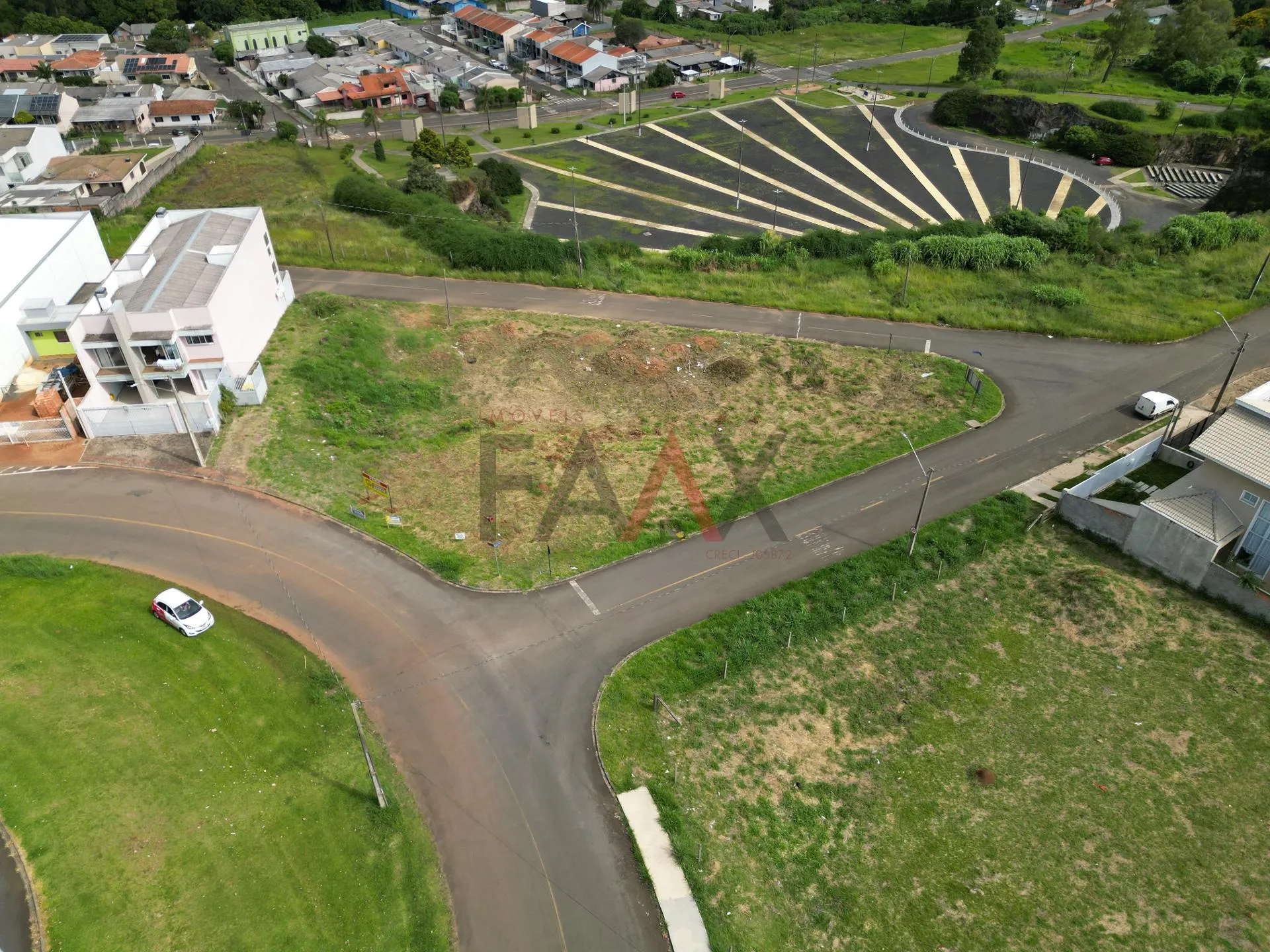 Imagem Terreno à Venda em Guarapuava - 597,82 m ao Lado da Praça da Fé