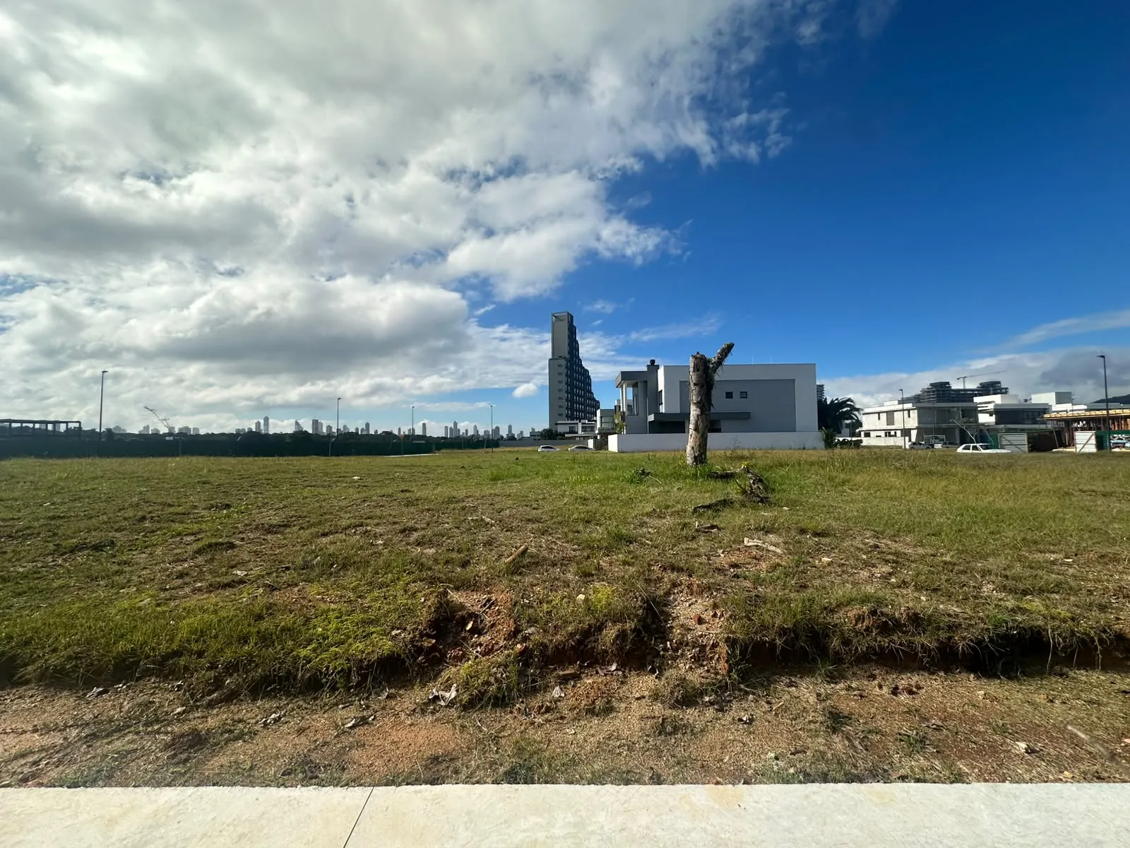Imagem Loteamento à venda com 3602m2 por R$ 1.465.000,00