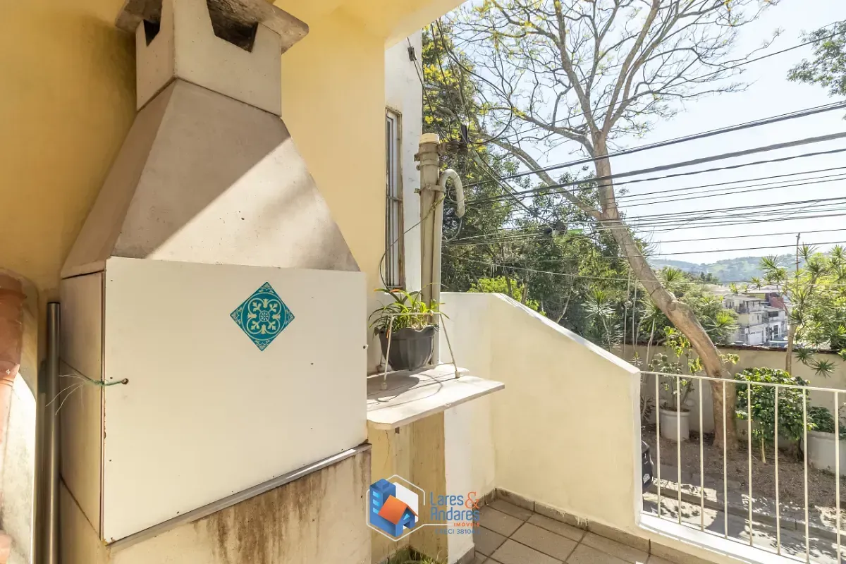 Imagem Sobrado para venda em Vila Nossa Senhora do Retiro com 6 quartos, sendo 1 suíte, 190m²