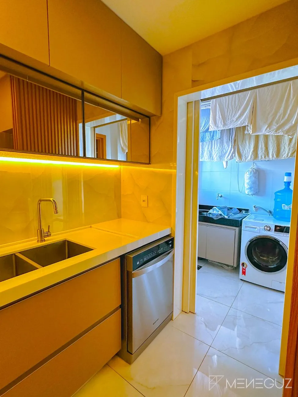 Imagem Apartamento 4 quartos, sendo 4 suítes a venda de frente para o mar na Praia do Morro em Guarapari