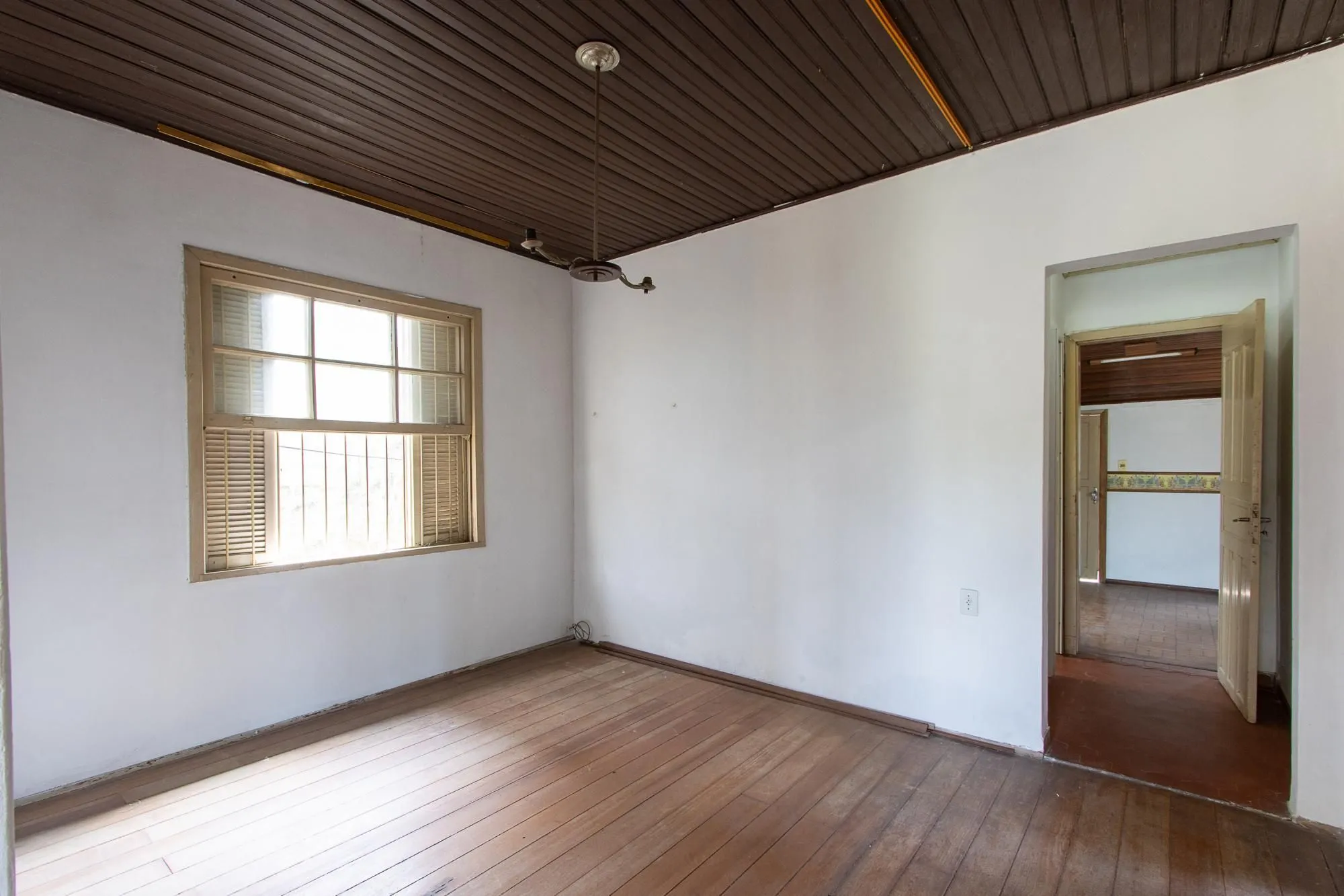 Imagem Casa para Venda - 160m², 3 dormitórios, 3 vagas - Ipanema