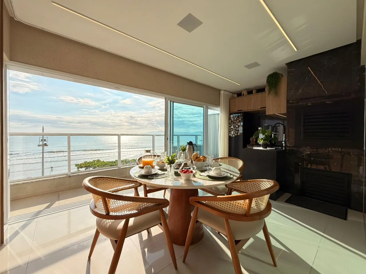 Imagem Apartamento com vista para o mar à venda com 292m2 por R$ 9.500.000,00