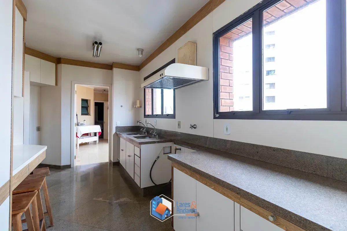 Imagem Apartamento para venda em Moema com 3 quartos, sendo 3 suítes, 325m²
