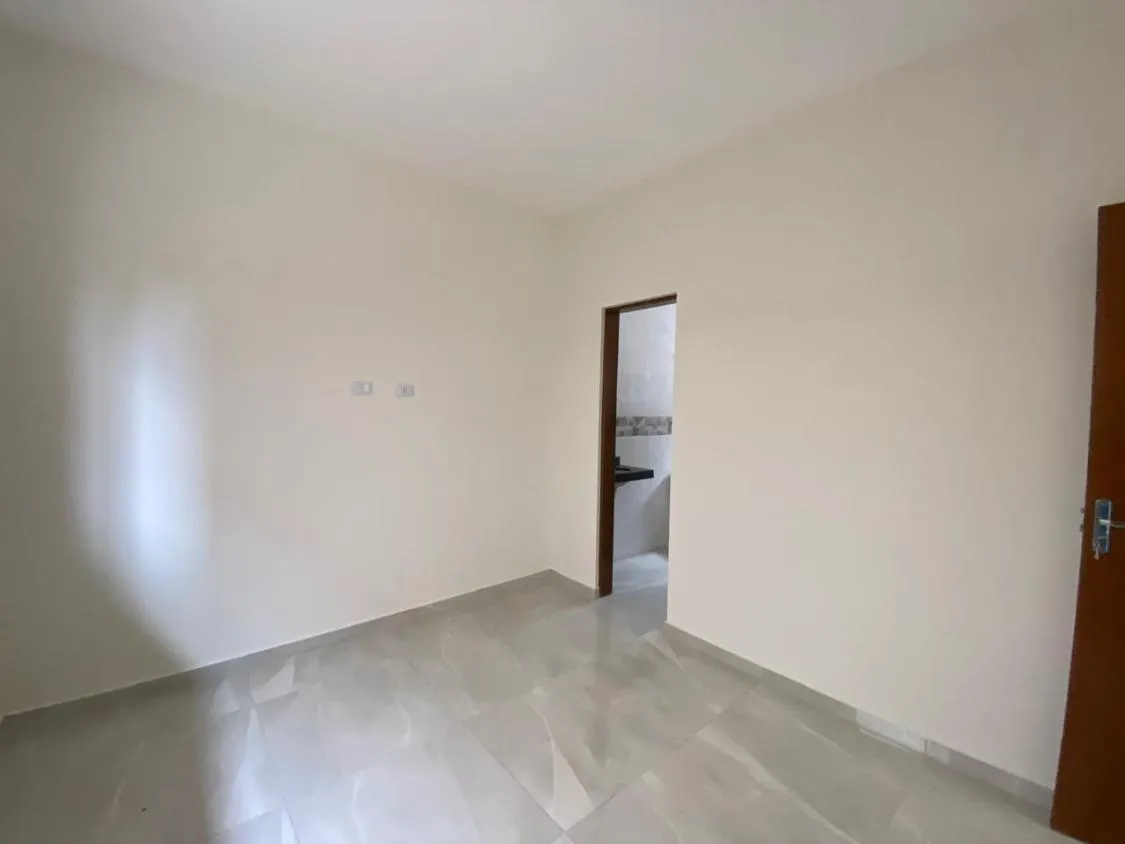 Imagem LONDA CASA COM PISICNA NO RAUL CURY