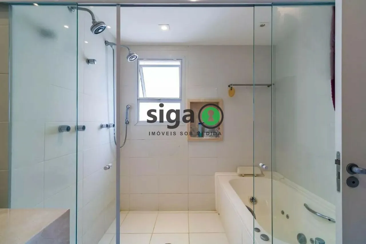 Imagem Apartamento á Venda na Vila Andrade, de 200 m, 4 quartos e 3 vagas.