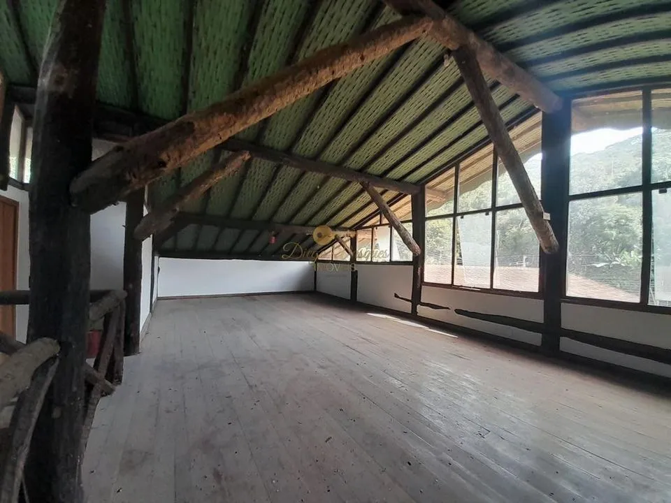 Imagem Comercial para Venda em Teresópolis / RJ no bairro Albuquerque