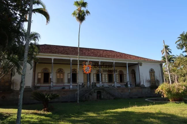 Imagem Fazenda com 10 dormitórios à venda, 1600627 m² por R$ 10.000.000 - São Sebastião do Alto/RJ