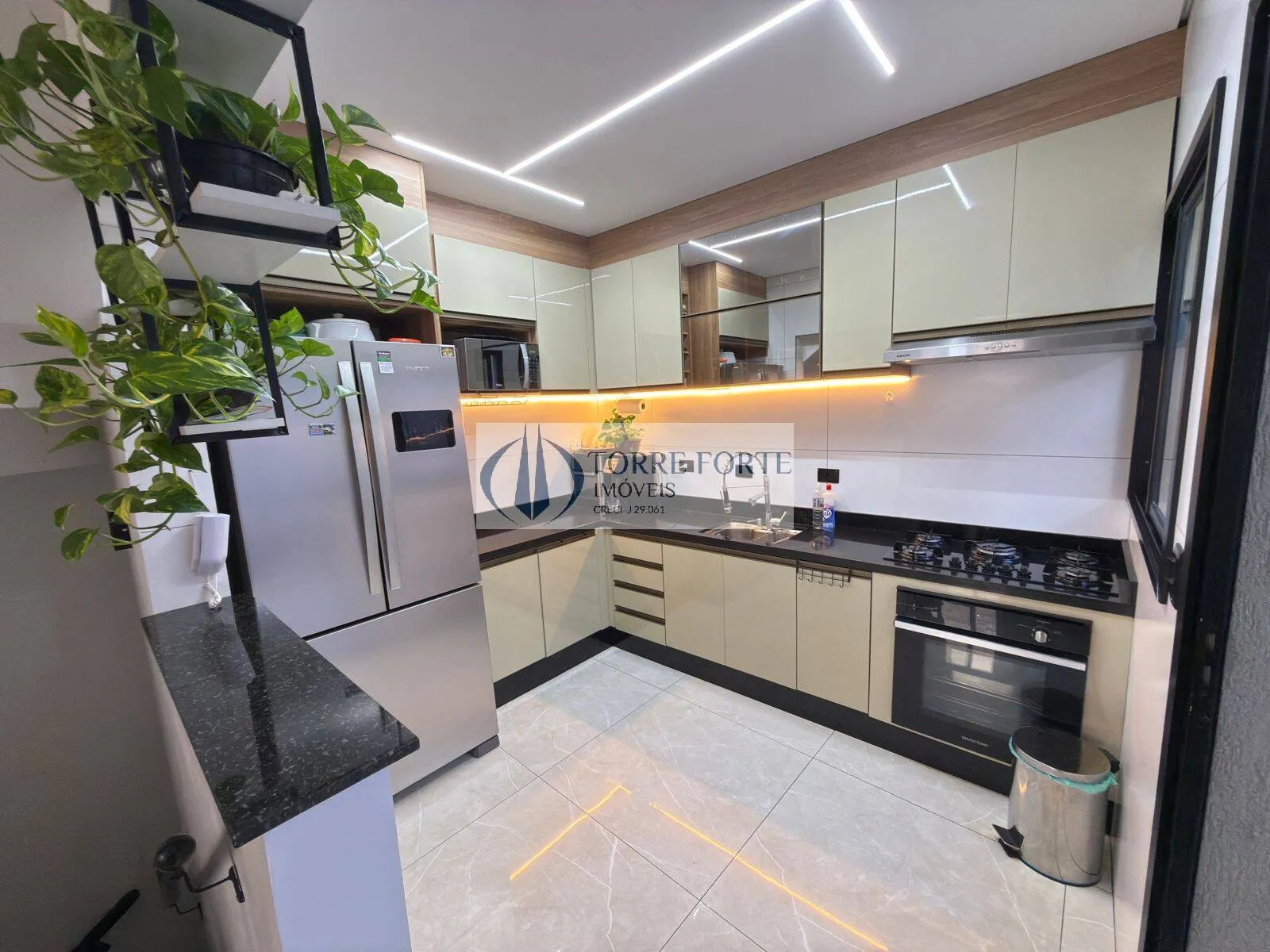 Imagem Maravilhoso sobrado 180 m² 3 dormitórios sendo 1 suíte 2 vagas, Vl. Matilde
